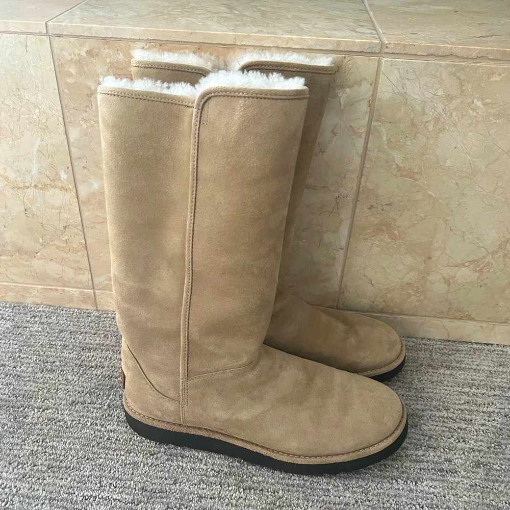 UGG Tall Classic Sheepskin Boots in Chestnut/Tan
